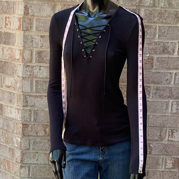 Express Ribbed Lace-Up V-Neck Long Sleeve Top - Picture 7 of 13